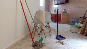 I left recording the cell phone while Mrs. BBW did the cleaning in the apartment