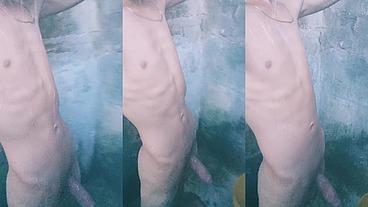 Itskevyx bañándose
