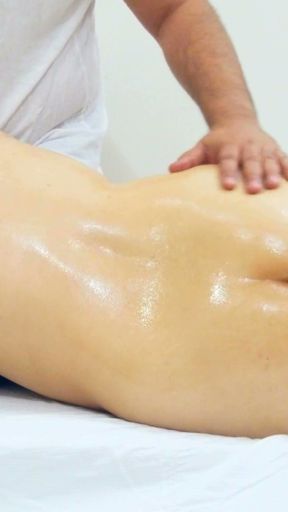 Cheating Wife Was So Horny She Removed Her Clothes From Her Sexy Body And Surprise Massage Therapist   Clip 2