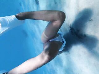 Large Booty Girl Kayci Kaylani Exposed Underwater Diving and Masturbation