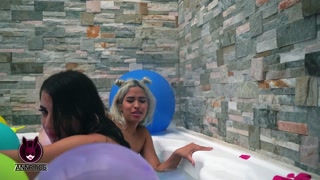 two lesbians having fun in the jacuzzi 😈 /// Miss Rosario by Ann Rides
