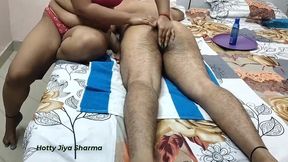भईया घर पर नहीं थे तब भाभी के साथ नाजायज संबंध बनाए।