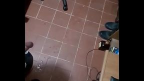 Verg&oacute_n soltando leche