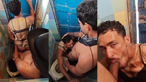 sexo no banheeiro publico no carnaval