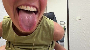 Lea Pam Naughty at Work, I Masturbate in the Co-working Space