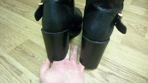 Chelsea's Hand & Finger Trampling Boots