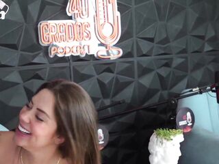 Podcast gets out of control, oral sex, unfathomable mouth and a lot of goo live -Sara Golden-Haired and Crispasquel