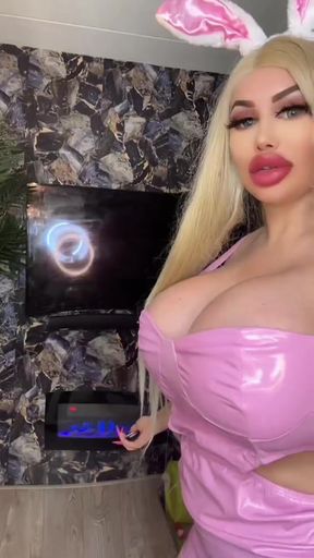 Glamour Model Spotlight Bibi Bugatti