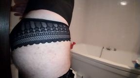 Fiasolo cums in the bathroom from a new