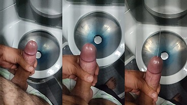 Gozadinha no banheiro do ônibus