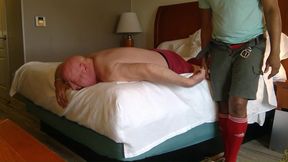 BBC MASSEUR - Cant resist Bear ass!