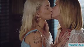 Licking my stepsisters hairy pussy and sit on her