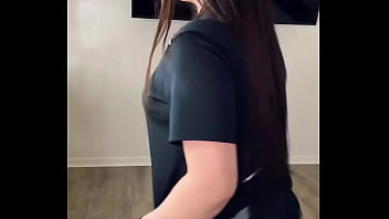Yaritza Lopez bailando moviendo su enorme perro culo