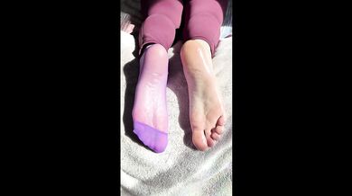 Free-use foot worship - She watches TikTok and I cum on her soles
