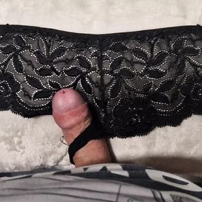 Jerk off and cum in mom thongs, shes pussy should like this spunk