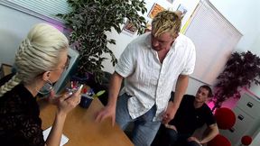 Gangbang with Victoria Rose and Luna Luxx are MILFs with