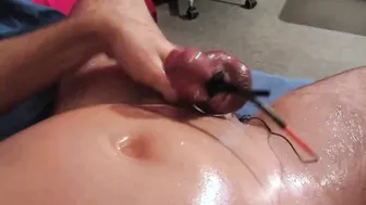 Oiled Cock Electro Stimulation Leads to Huge Hands-Free Cumshot