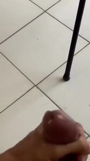 Photographer was waiting for the next model, and decided to hit one in the middle of the studio