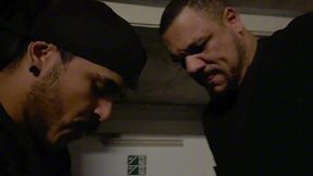 dei uma mamada profunda nesse macho safado na escada do shopping