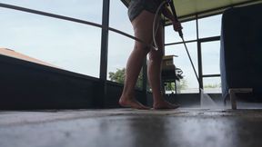 Pressure washing in barefeet