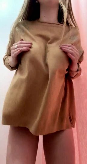 Naughty onlyfan flaunts big ass and tits