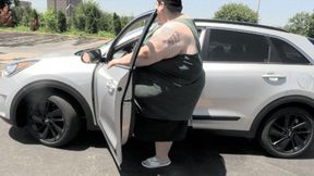 Notorious PIG: Too Tight Car Squeeze and Waddle - MP4 4k