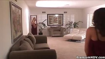 Milf lesbians Lauren Lee and Sara Stone
