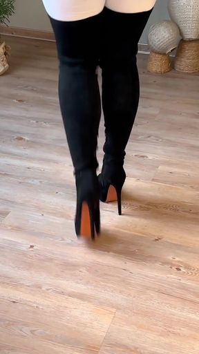 Hot Slut Wearing White Leggings, Black Suede Overknee Boots and Latex Gloves for Spreading Ass Sex - Projectfundiary