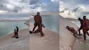 turista me ofereceu o marido pra gozar dentro.