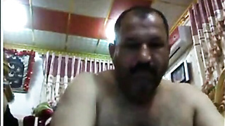 Cub Jerking: Mature Arab Edition