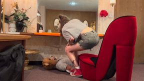 MIstress Larissa's Footrest