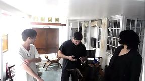 LA PAREJA NO PUDO PAGAR EL ALQUILER Y LA DUE&Ntilde_A LES COBRA CON SEXO