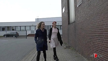 Skinny girl foto session turned into creampie gangbang