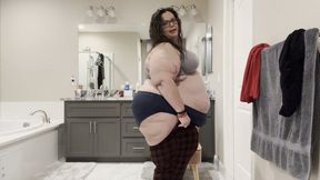 Two Temptations: Plump Paradise Fashion Fiesta (WMV)