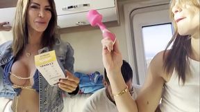 Extrait de &quot_swame bus&quot_ la premiere &quot_Porno-r&eacute_alit&eacute_ Francaises !!! #exhib #campingcar