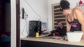 Amiga Safada Vai Ao Trabalho Do Amigo E Chupa Ele Ate Ele Gozar 11 Min