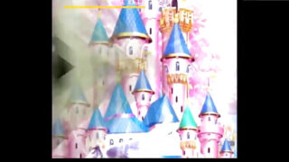 Zralému hřebci kouří obrovský černý, neobřezaný penis a pak mu ho bez sedla ošukají jeho těsné zadky