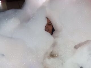 sex in the jacuzzi with my neighbour whilst her spouse works