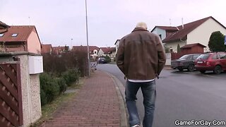 Car-repairs guy gets seduced by a big man