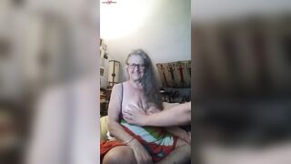 Video d une grand mere baisee par un homme qui pourrait etre son fils