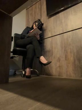 Boss need footstool