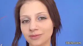 Is Gaping Juicy Cunt In Close Range And H With Pretty Kitten