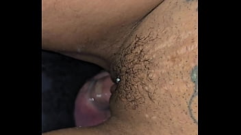 O cara atr&aacute_s do gloryhole n&atilde_o deu conta tive que pedir para o meu marido me fazer gozar!