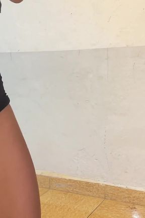 Jerking off to the Young Dick