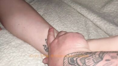 REAL LESBIAN: Foot Massage Turns to Pussy Massage