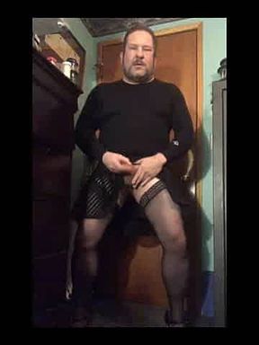 Brandon in drag jacking off