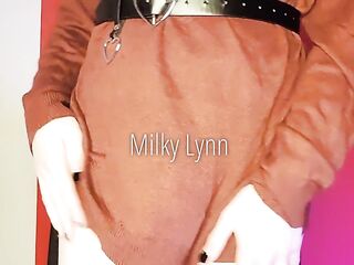 Slutty Transgirl screws her large booty to the sissygasm of your fantasies