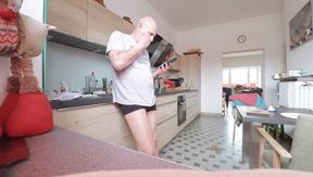 Long kitchen pee and wank