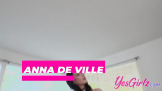 Великозасиня повія в сітці приймає екстремально жорсткий фістинг та трах в анус після недбалого мінету