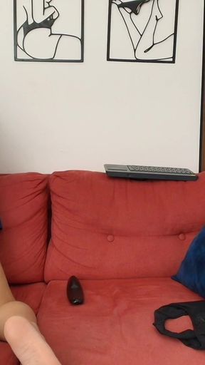 Playing with my friend's pussy at home   Clip 1